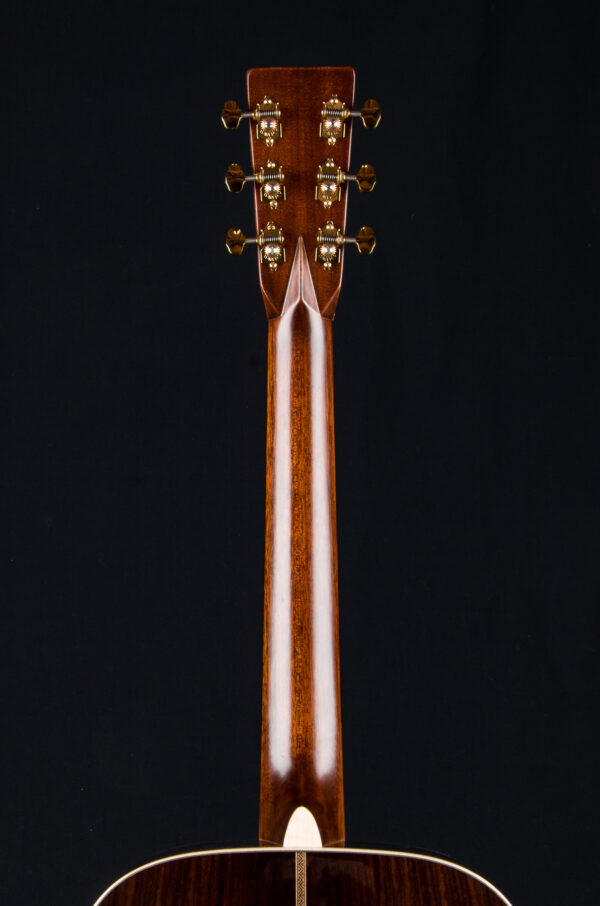 Martin OM-28 Modern Deluxe Sitka Spruce VTS and Indian Rosewood