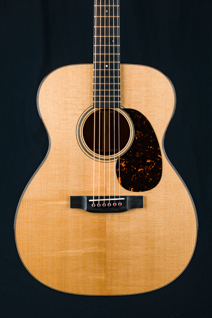 Martin 000-18 Modern Deluxe Sitka Spruce VTS and Mahogany