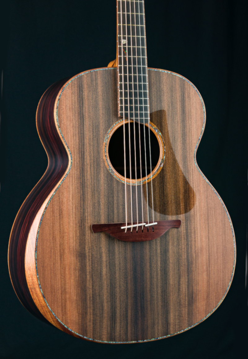 George Lowden Luthier Master Series O Bois De Rose and Sinker Redwood